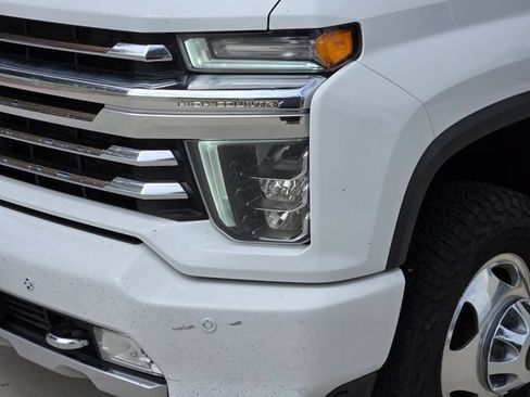 Used 2022 Chevrolet Silverado 3500 High Country AWD/4WD image 9