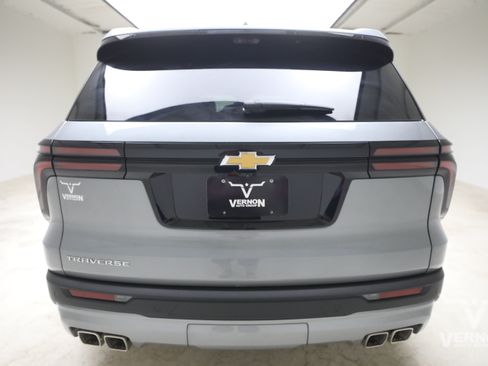 New 2027 Chevrolet Traverse LT w/ Driver Confidence Package FWD image 4
