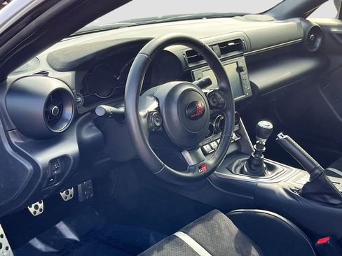 Used 2023 Toyota GR86 Premium RWD image 9