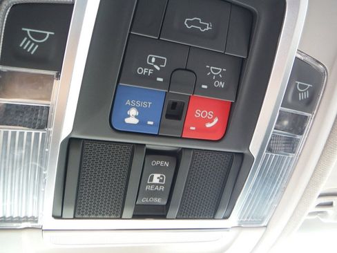 Used 2022 RAM 1500 Laramie AWD/4WD image 60