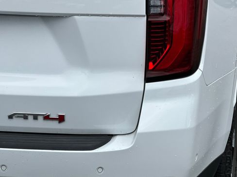 Used 2025 GMC Yukon XL AT4 image 26