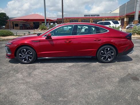 Used 2025 Hyundai Sonata SEL FWD image 9