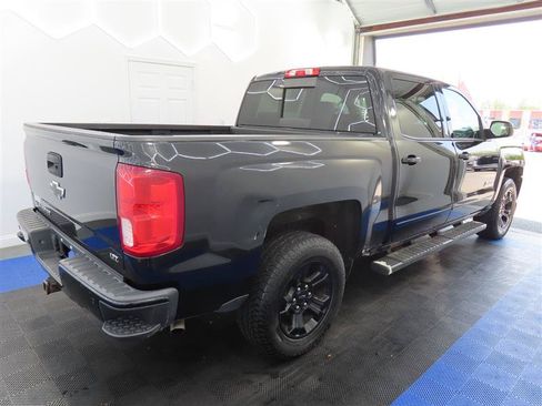 Used 2018 Chevrolet Silverado 1500 LTZ Z71 w/ Midnight Edition AWD/4WD image 14