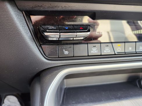 Used 2024 MAZDA CX-90 Plug-In Hybrid w/ Preferred AWD/4WD image 9