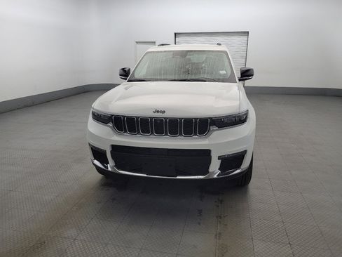 Used 2022 Jeep Grand Cherokee L Limited w/ Luxury Tech Group II image 15