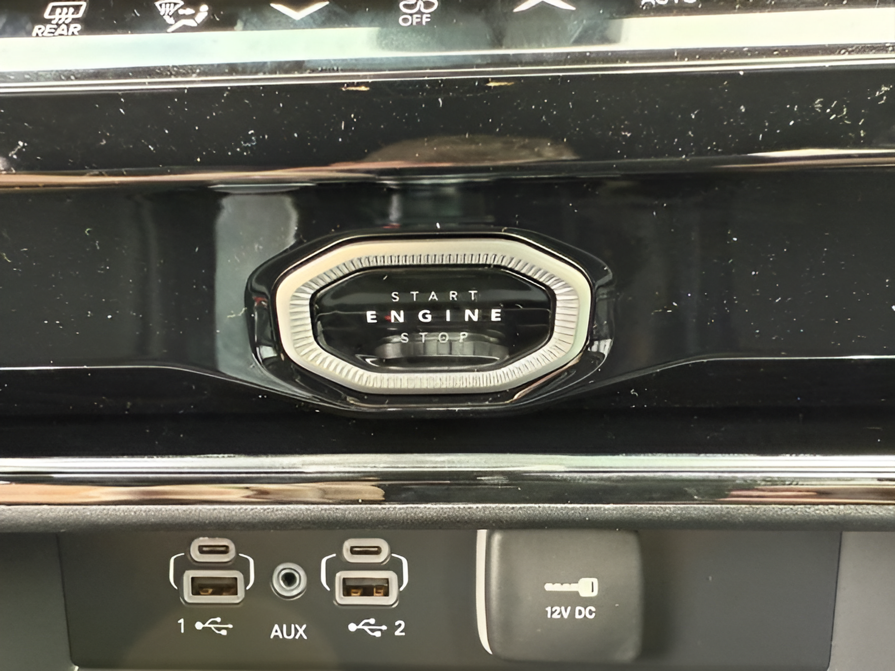 New 2026 Jeep Grand Cherokee Limited w/ Limited Altitude Package AWD/4WD image 19