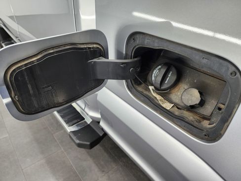 Used 2022 Ford F250 Lariat w/ Chrome Package image 30