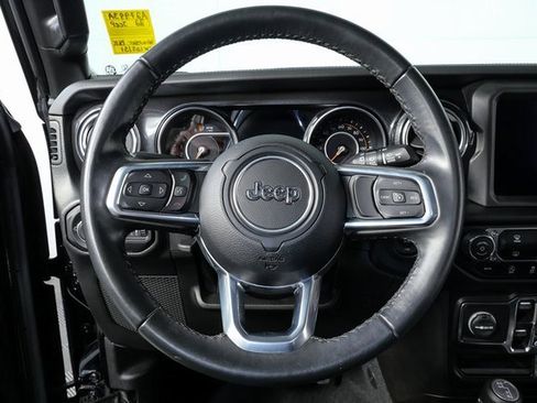 Used 2022 Jeep Wrangler Unlimited Sahara image 8