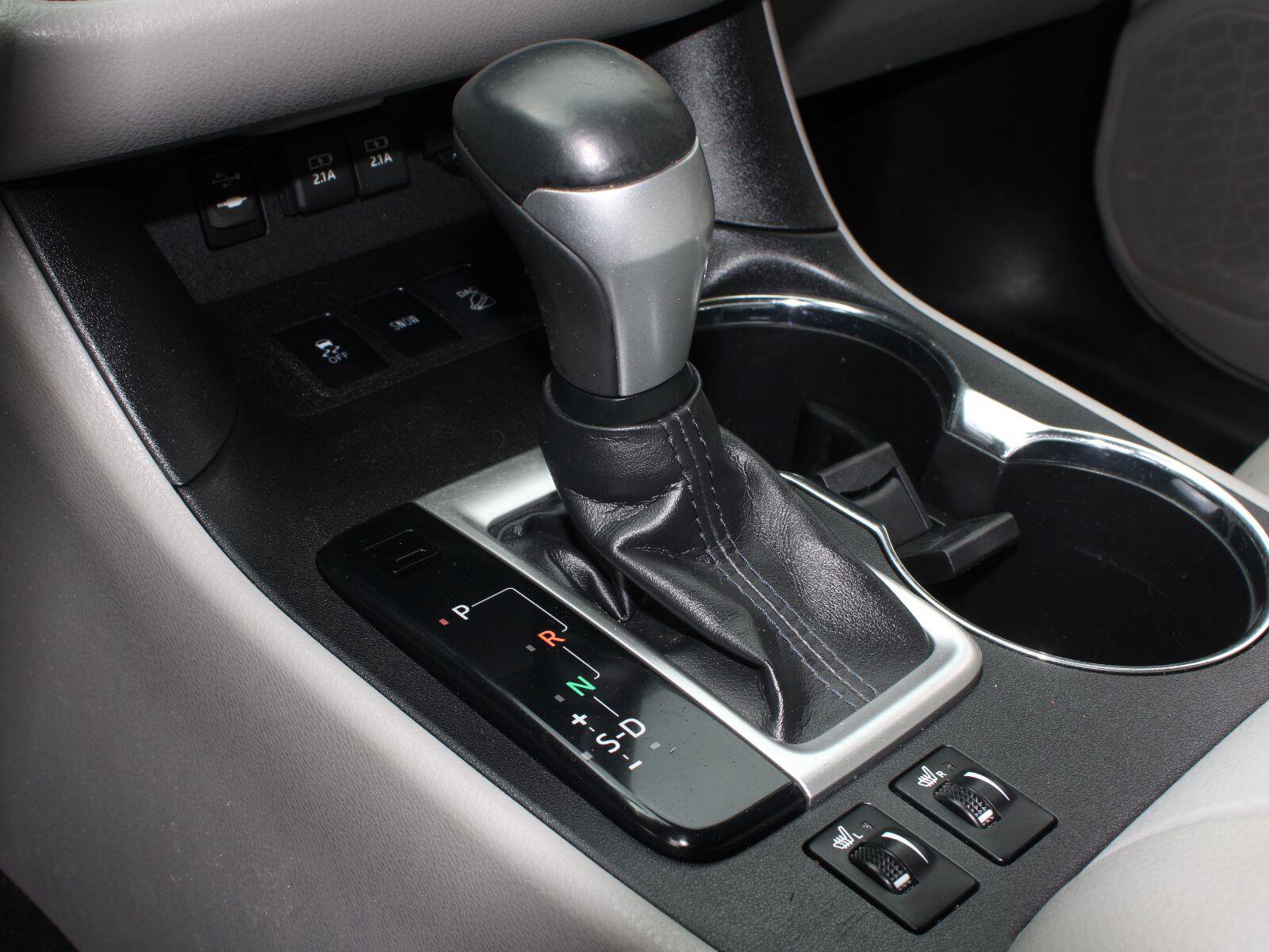 Used 2019 Toyota Highlander XLE AWD/4WD image 16