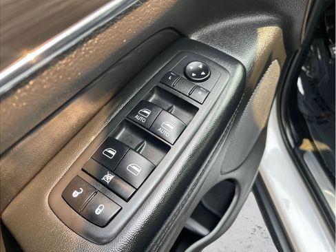 Used 2020 Jeep Grand Cherokee Limited w/ Luxury Group II AWD/4WD image 13