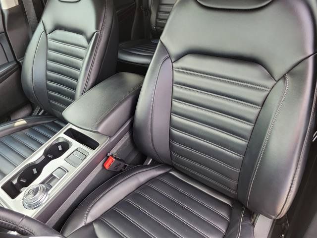 Used 2023 Ford Edge SEL AWD/4WD image 11