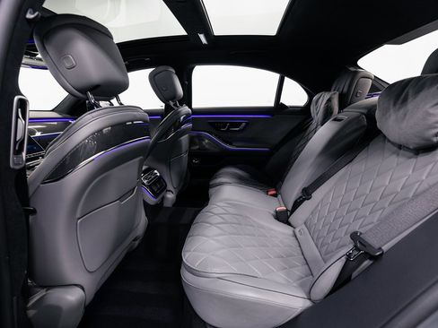 Used 2023 Mercedes-Benz S 580 4MATIC Sedan w/ AMG Line image 30