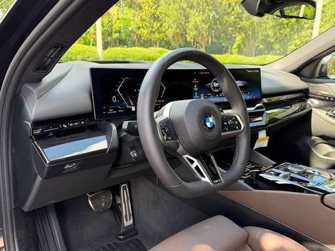 Certified 2026 BMW 530i xDrive w/ M Sport Package AWD/4WD image 11