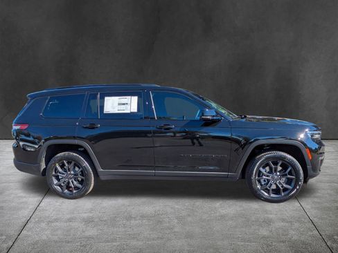 New 2025 Jeep Grand Cherokee L Limited image 3