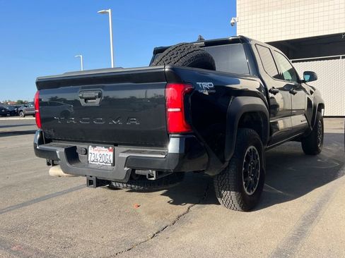 Used 2025 Toyota Tacoma TRD Off-Road image 6