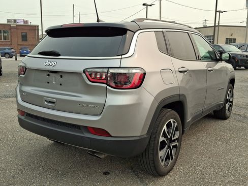 Used 2022 Jeep Compass Limited AWD/4WD image 6