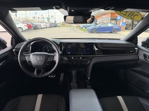 Used 2025 Toyota Camry SE w/ Multimedia Upgrade Package image 12