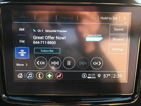 Used 2022 Chevrolet Traverse LT image 24