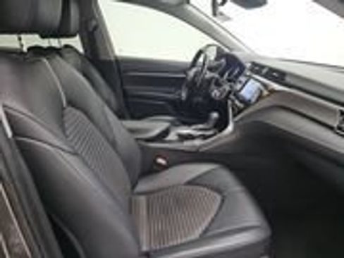 Used 2020 Toyota Camry SE FWD image 8