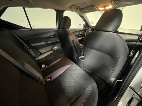 Used 2020 Nissan Kicks SV FWD image 12