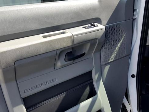 Used 2021 Ford E-350 and Econoline 350 Super Duty w/ Power Windows & Locks Group image 24