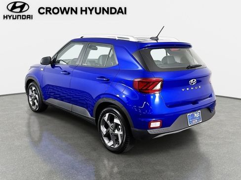 Certified 2025 Hyundai Venue Limited image 7
