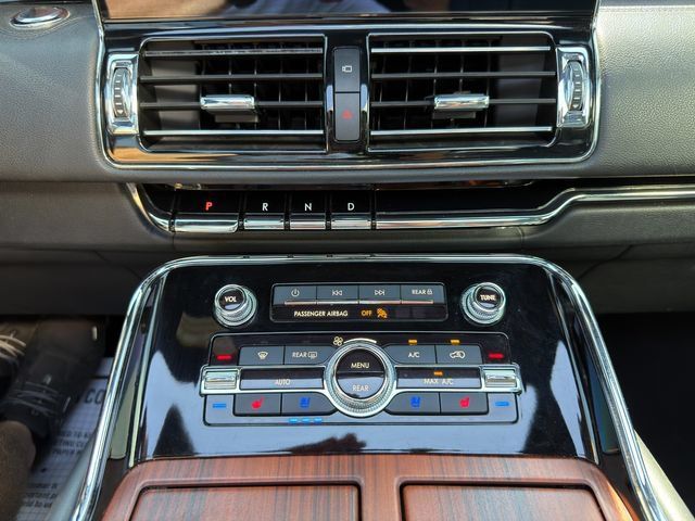 Used 2022 Lincoln Navigator Reserve AWD/4WD image 36