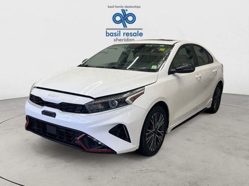 Used 2023 Kia Forte GT-Line w/ GT-Line Premium Package FWD image 2