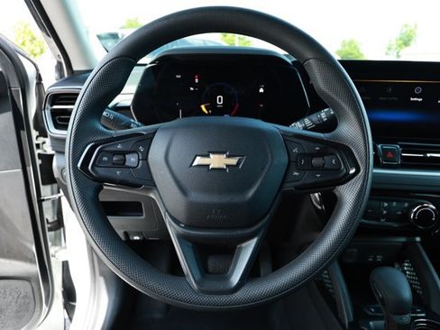 Used 2025 Chevrolet TrailBlazer LT AWD/4WD image 11