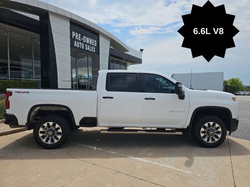 Used 2023 Chevrolet Silverado 2500 Custom w/ Custom Value Package AWD/4WD image 2