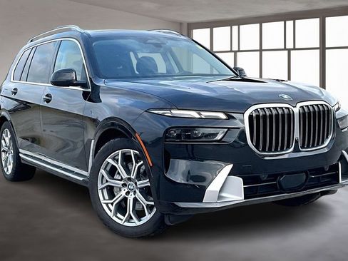 Used 2025 BMW X7 xDrive40i image 3