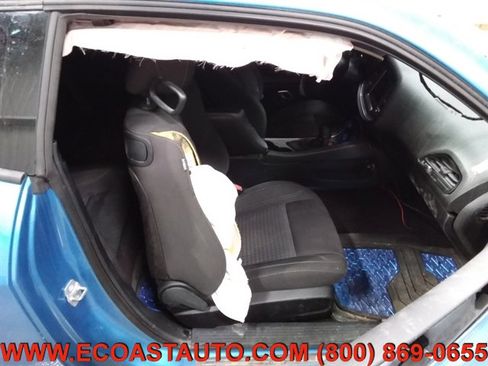 Used 2018 Dodge Challenger SXT image 13