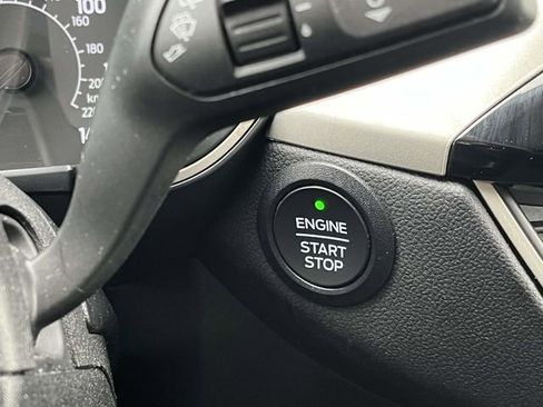 Used 2022 Ford Escape SE image 29