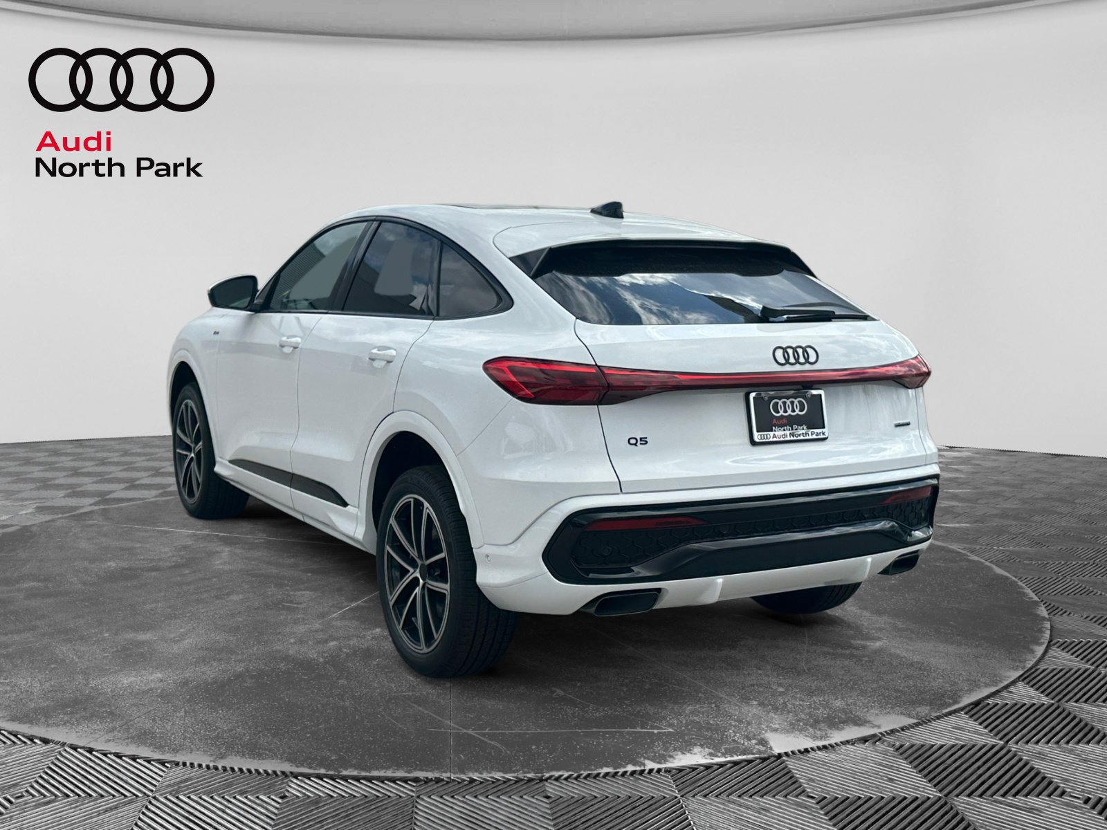 New 2026 Audi Q5 Premium Plus AWD/4WD image 3