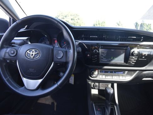 Used 2015 Toyota Corolla S Premium image 12