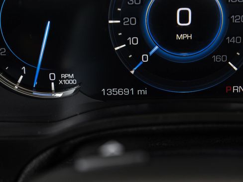 Used 2018 Cadillac Escalade ESV Luxury RWD image 19