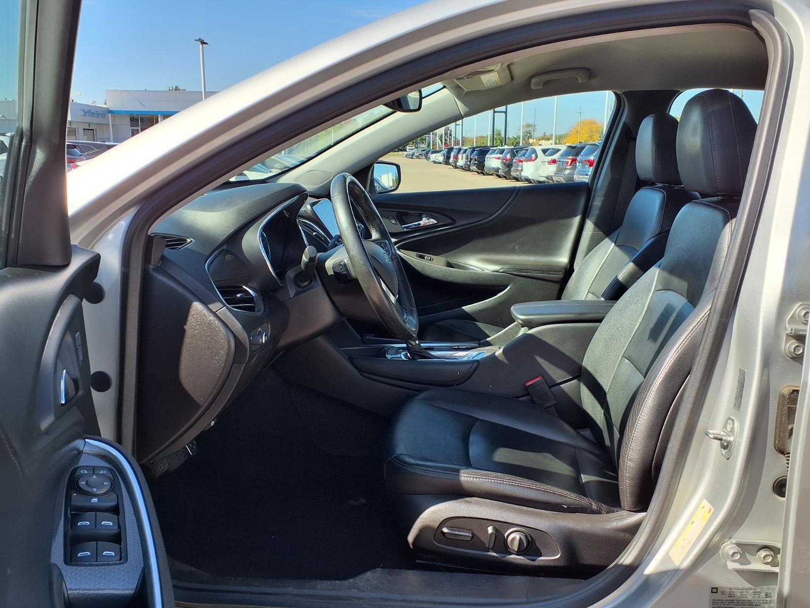 Used 2017 Chevrolet Malibu LT w/ Leather Package FWD image 16