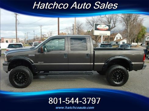 Used 2006 Ford F250 XLT image 2