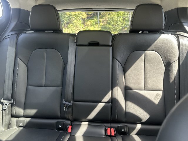 Used 2024 Volvo XC40 B5 Core AWD/4WD image 35