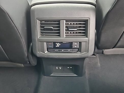 Used 2022 Volkswagen Atlas SE image 17