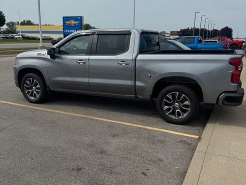 Used 2023 Chevrolet Silverado 1500 RST w/ Z71 Off-Road Package AWD/4WD image 7