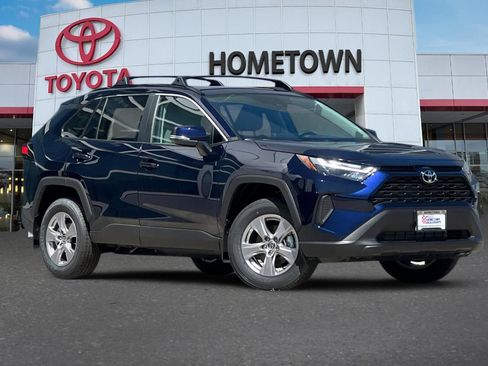 Used 2025 Toyota RAV4 XLE w/ Convenience Package AWD/4WD image 2