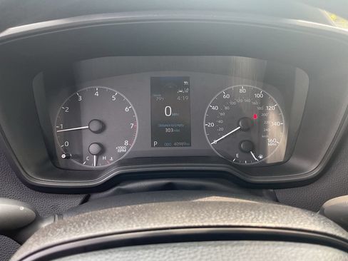 Used 2025 Toyota Corolla LE FWD image 33