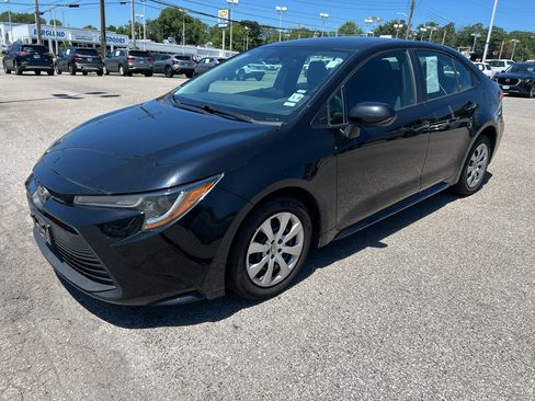Used 2023 Toyota Corolla LE FWD image 1