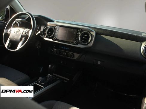 Used 2021 Toyota Tacoma SR5 AWD/4WD image 21