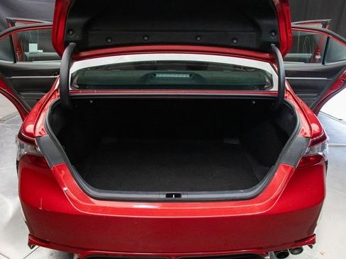 Used 2022 Toyota Camry SE image 19