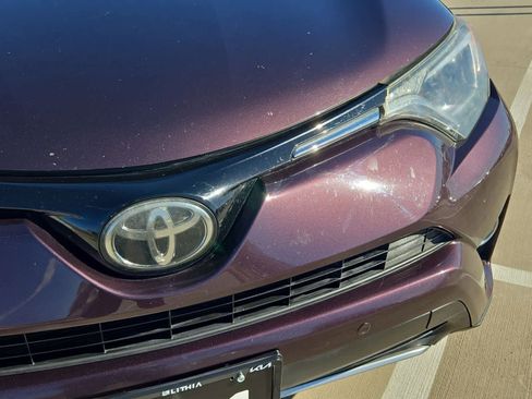 Used 2018 Toyota RAV4 Adventure image 11