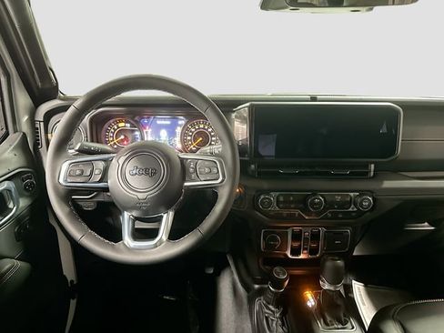 New 2026 Jeep Wrangler Unlimited Sahara AWD/4WD image 22