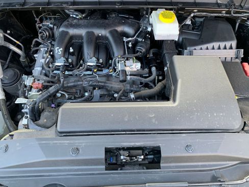 Used 2025 Nissan Pathfinder SV image 34