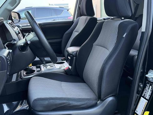 Used 2014 Toyota 4Runner SR5 image 29